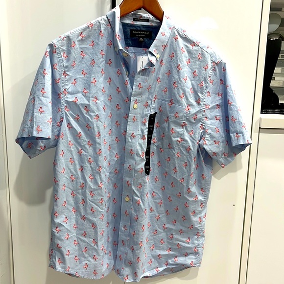 Banana Republic Other - Banana Republic collared button down flamingo print shirt size medium